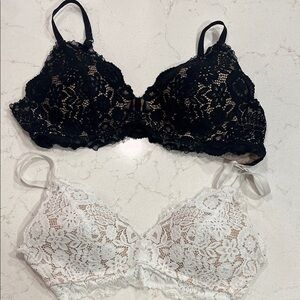 Aerie Lace Wireless Bra Set in Black and White